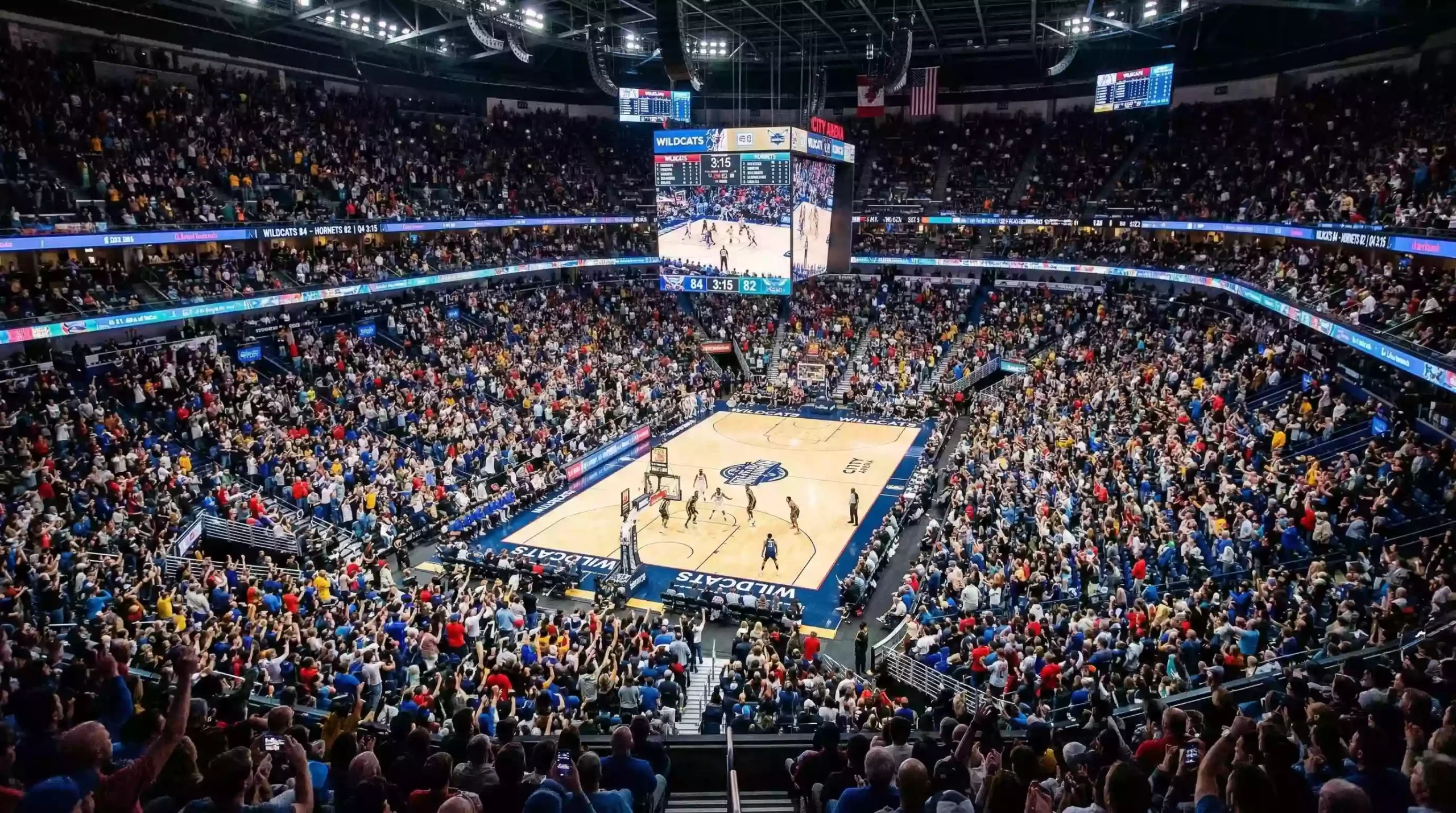 Pabellón de baloncesto de la Liga Endesa completamente lleno de espectadores durante un partido